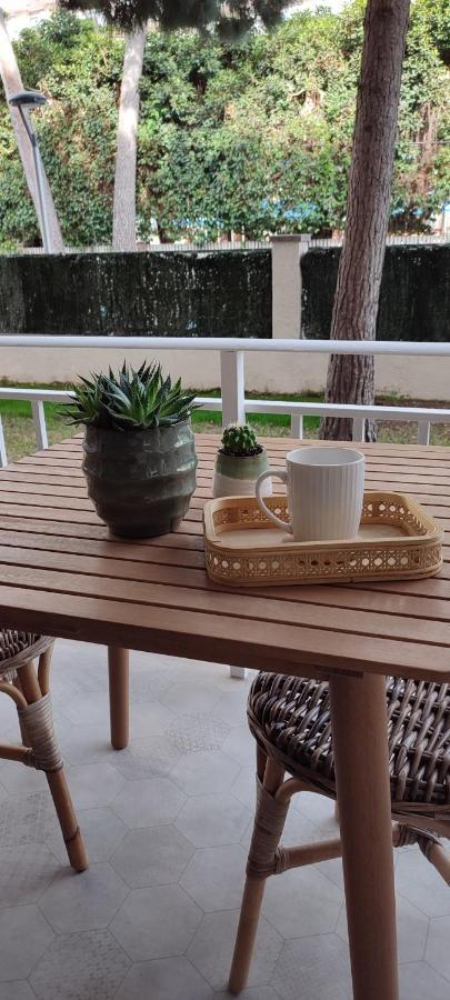Marina'S Calm Apartment ซาลอว์ ภายนอก รูปภาพ